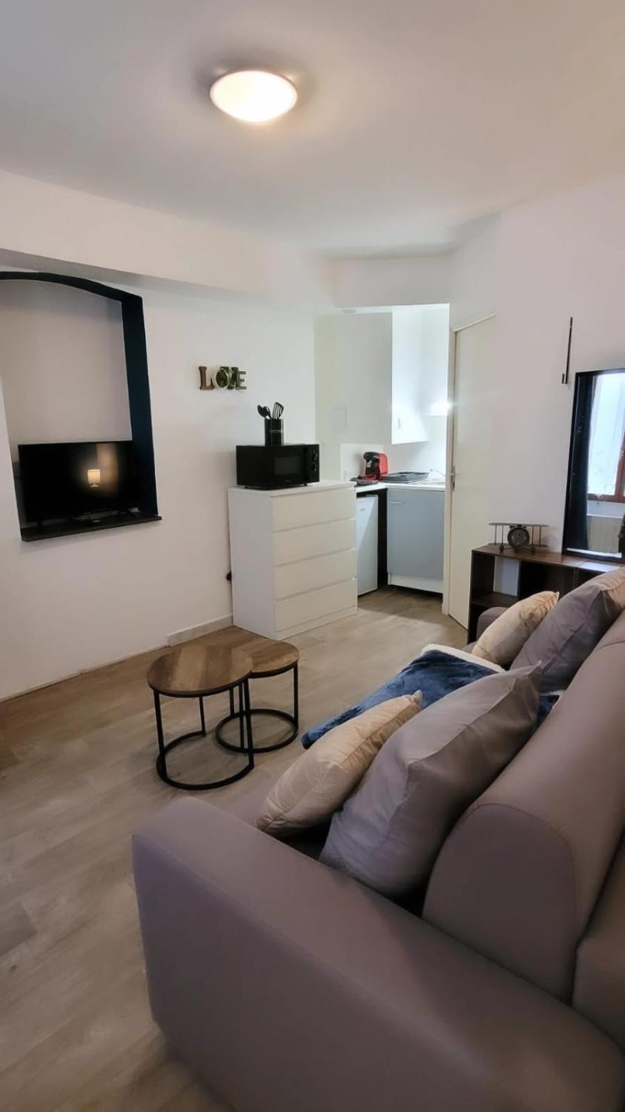 Studio B Aux Pieds Des Thermes Néris-les-Bains Buitenkant foto