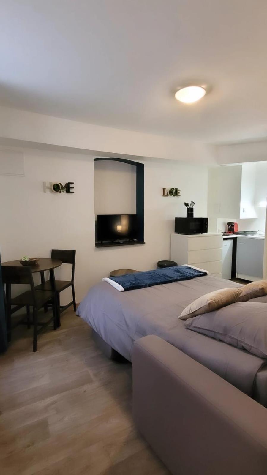 Studio B Aux Pieds Des Thermes Néris-les-Bains Buitenkant foto